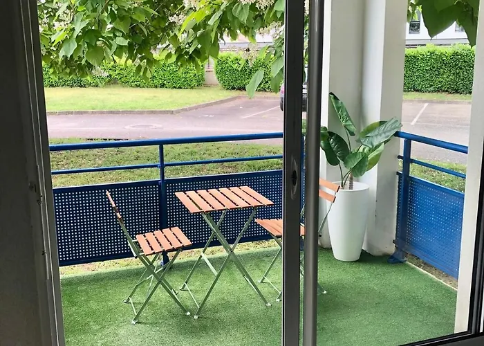 Cosy Avec Balcon Апартаменты *